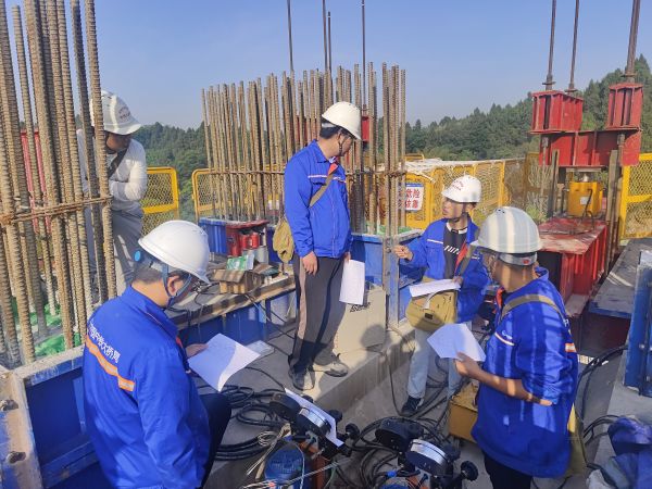 成渝中线5标项目部团支部